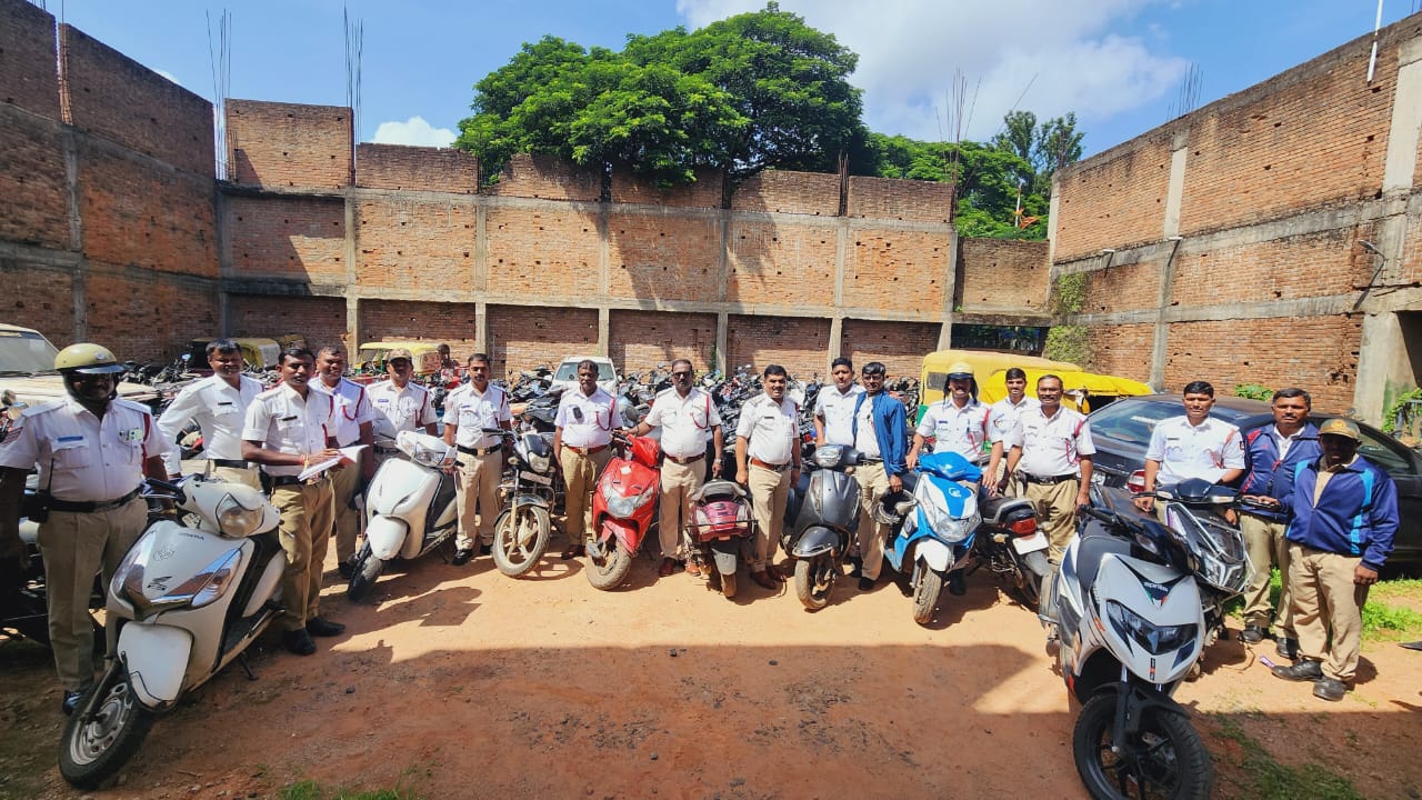 ಬೆಳಗಾವಿಯಲ್ಲಿ ನೋಂದಣಿಯಿಲ್ಲದ ವಾಹನಗಳ ಕಾರ್ಯಾಚರಣೆ ಮಾಡಿದ ಪೊಲೀಸರು : ವಶಪಡಿಸಿಕೊಂಡ ವಾಹನಗಳ ಸಂಖ್ಯೆ ಎಷ್ಟು ಗೊತ್ತೇ ?