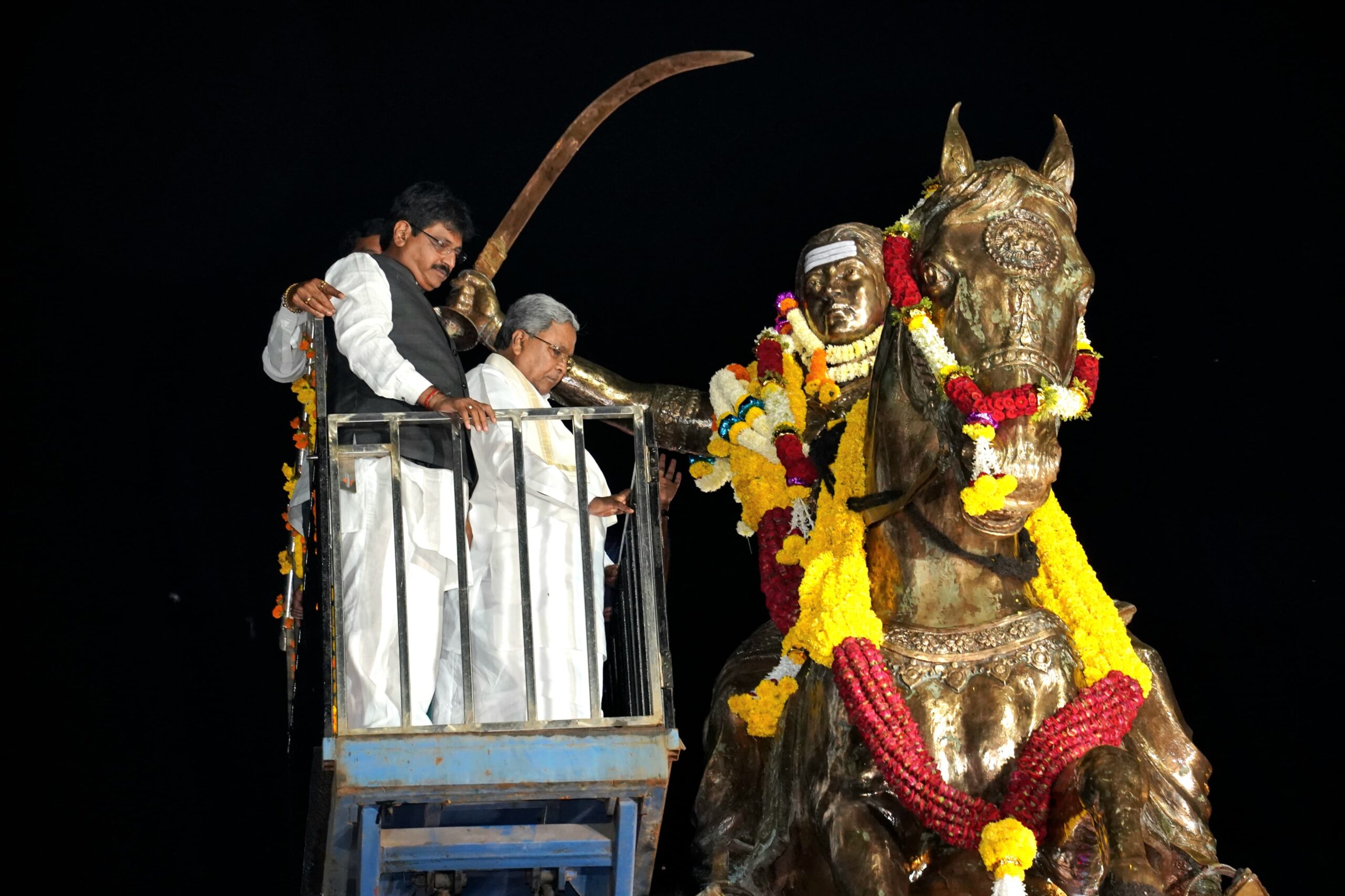 ಕಿತ್ತೂರು ಉತ್ಸವಕ್ಕೆ ಆಗಮಿಸಿದ ನಾಡದೊರೆ