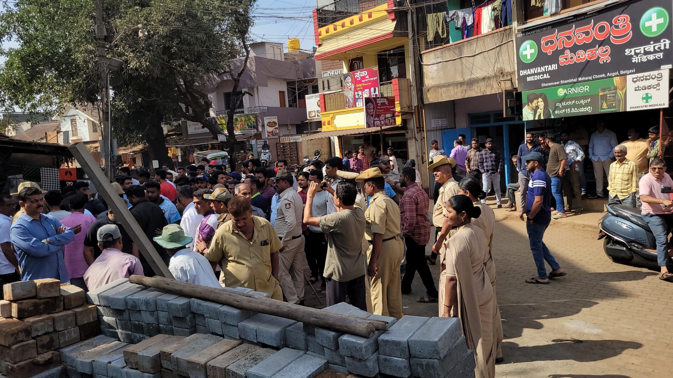 ಪ್ರತಿಮೆ ಅನಾವರಣ : ಬೆಳಗಾವಿಯಲ್ಲಿ ಹೊಸ ವಿವಾದ ಸೃಷ್ಟಿ