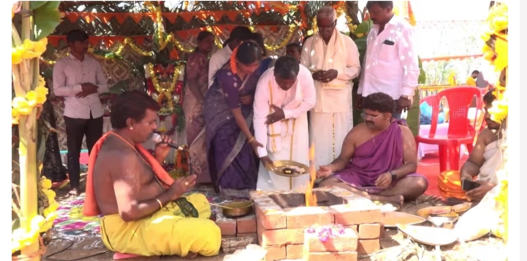 ಅಯೋಧ್ಯೆ ರಾಮಲಲ್ಲಾಗೆ ಶಿಲೆ ದೊರೆತ ಹಾರೋಹಳ್ಳಿಯಲ್ಲಿ ದೇಗುಲ ನಿರ್ಮಾಣ ಕಾರ್ಯ ಆರಂಭ ಅಯೋಧ್ಯೆ ರಾಮಲಲ್ಲಾಗೆ ಶಿಲೆ ದೊರೆತ ಹಾರೋಹಳ್ಳಿಯಲ್ಲಿ ದೇಗುಲ ನಿರ್ಮಾಣ ಕಾರ್ಯ ಆರಂಭ