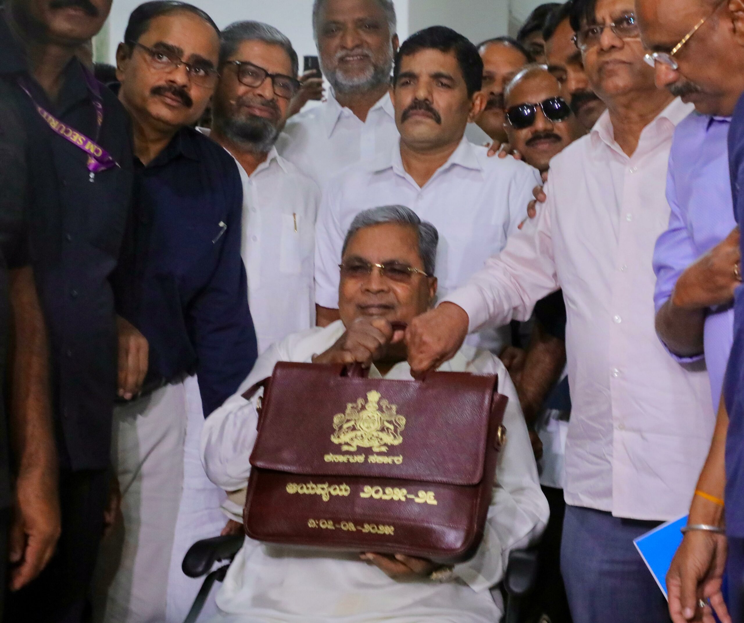 ಕರ್ನಾಟಕ ಬಜೆಟ್ 2025 : ಕೃಷಿ ಕ್ಷೇತ್ರಕ್ಕೆ ಸಿದ್ದರಾಮಯ್ಯ ಘೋಷಣೆ ಏನು ? ಕರ್ನಾಟಕ ಬಜೆಟ್ 2025 : ಕೃಷಿ ಕ್ಷೇತ್ರಕ್ಕೆ ಸಿದ್ದರಾಮಯ್ಯ ಘೋಷಣೆ ಏನು ?