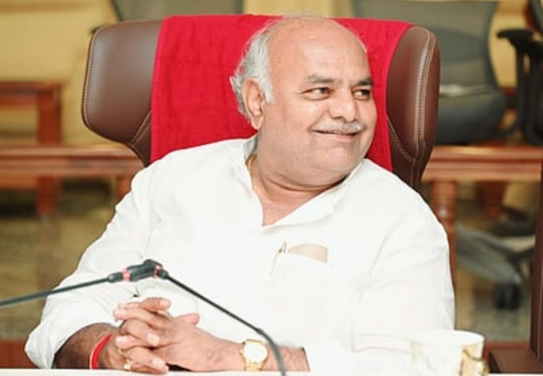 ಏಟಿಗೆ ಪ್ರತಿಯೇಟು : ಬಸನಗೌಡ ಪಾಟೀಲ ಯತ್ನಾಳ ಸವಾಲು ಸ್ವೀಕರಿಸಿ ಶಾಸಕ ಸ್ಥಾನಕ್ಕೆ ಸಚಿವ ಶಿವಾನಂದ ಪಾಟೀಲ ರಾಜೀನಾಮೆ