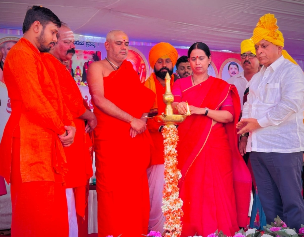ನಾನೆಂದೂ ಜಾತಿ ರಾಜಕಾರಣ ಮಾಡಿಲ್ಲ, ಧರ್ಮದಿಂದ ರಾಜಕಾರಣ ಮಾಡುತ್ತಿರುವೆ: ಸಚಿವೆ ಲಕ್ಷ್ಮೀ ಹೆಬ್ಬಾಳಕರ್-ಹೊನ್ನಿಹಾಳದಲ್ಲಿ ನೂತನ ವಿಠ್ಠಲ ಬೀರದೇವ ಮಂದಿರ ಉದ್ಘಾಟನೆ