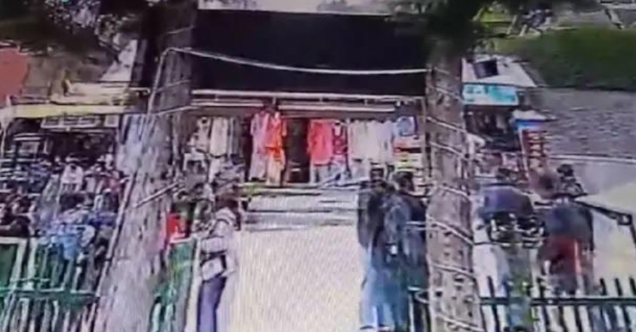 ಭಯೋತ್ಪಾದಕ ದಾಳಿಯ ನಂತರ ತಲ್ಲಣಗೊಂಡ ಪಹಲ್ಗಾಮ್ ಮಾರುಕಟ್ಟೆಯ ಹೊಸ ಸಿಸಿಟಿವಿ ದೃಶ್ಯ ವೈರಲ್