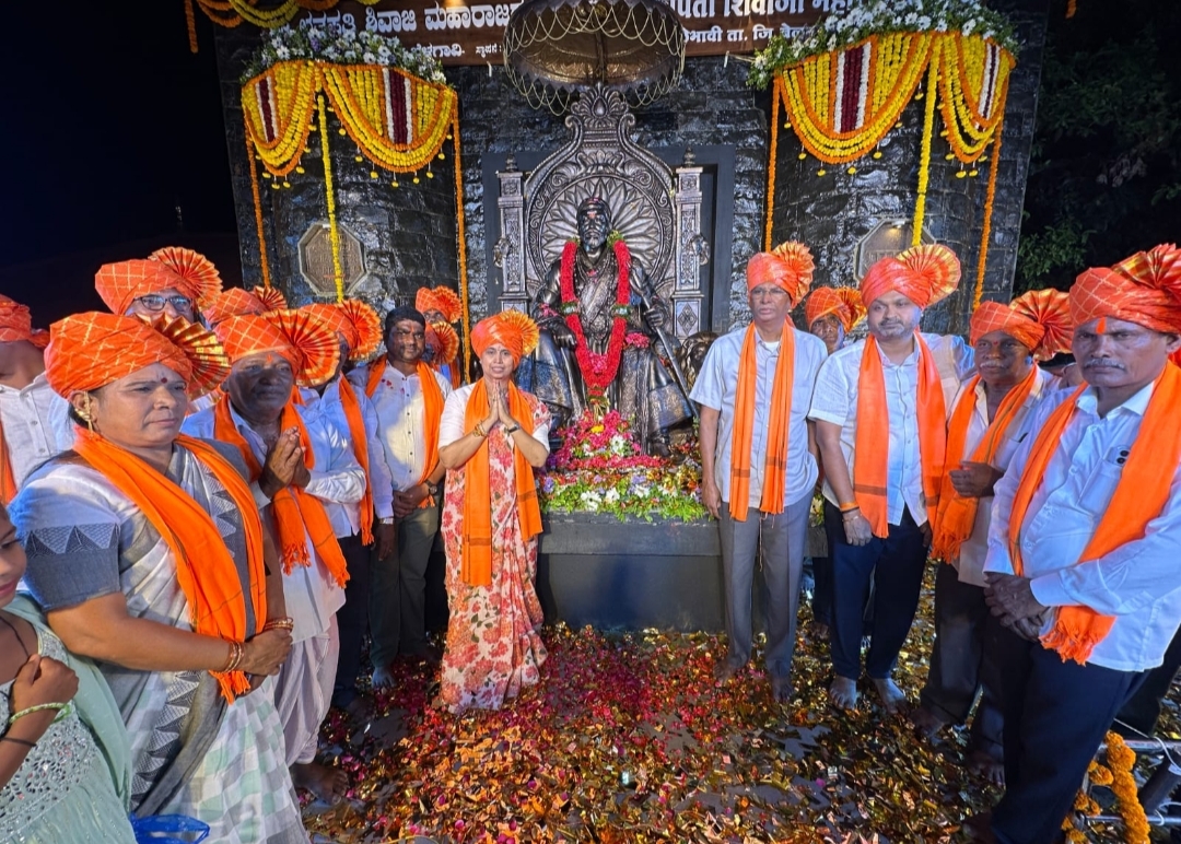 ಸುಳೇಭಾವಿಯಲ್ಲಿ ಛತ್ರಪತಿ ಶಿವಾಜಿ ಮಹಾರಾಜರ ಮೂರ್ತಿ ಅನಾವರಣ- ಮಹಾತ್ಮರ ಪುತ್ಥಳಿ ಸ್ಥಾಪನೆ ಹಿಂದೆ ರಾಜಕೀಯ ಉದ್ದೇಶವಿಲ್ಲ, ಮುಂದಿನ ಪೀಳಿಗೆಗೆ ಸ್ಫೂರ್ತಿ ತುಂಬುವ ಉದ್ದೇಶ : ಚುನಾವಣೆ ಸಂದರ್ಭದಲ್ಲಿ ಬಂದು ಹೋಗುವವರ ಬಗ್ಗೆ ಎಚ್ಚರವಿರಲಿ ; ಹೆಬ್ಬಾಳಕರ್
