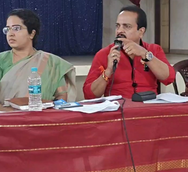 ಕಾಮಗಾರಿ ಪೂರ್ಣಗೊಂಡರೂ ಅಂಗನವಾಡಿ ಕಟ್ಟಡ ಉದ್ಘಾಟನೆ ಮಾಡಿಲ್ಲ: ಕೀ ಕೊಡದ ಹಿರೆಬಂಡಾಡಿ ಪಿಡಿಒ ತರಾಟೆಗೆ ಉಪ್ಪಿನಂಗಡಿ ಹಳೆ ಸೇತುವೆ ಬಂದ್ ಮಾಡಿ: ಶಾಸಕರ ಸೂಚನೆ ಕಾಮಗಾರಿ ಪೂರ್ಣಗೊಂಡರೂ ಅಂಗನವಾಡಿ ಕಟ್ಟಡ ಉದ್ಘಾಟನೆ ಮಾಡಿಲ್ಲ: ಕೀ ಕೊಡದ ಹಿರೆಬಂಡಾಡಿ ಪಿಡಿಒ ತರಾಟೆಗೆ ಉಪ್ಪಿನಂಗಡಿ ಹಳೆ ಸೇತುವೆ ಬಂದ್ ಮಾಡಿ: ಶಾಸಕರ ಸೂಚನೆ