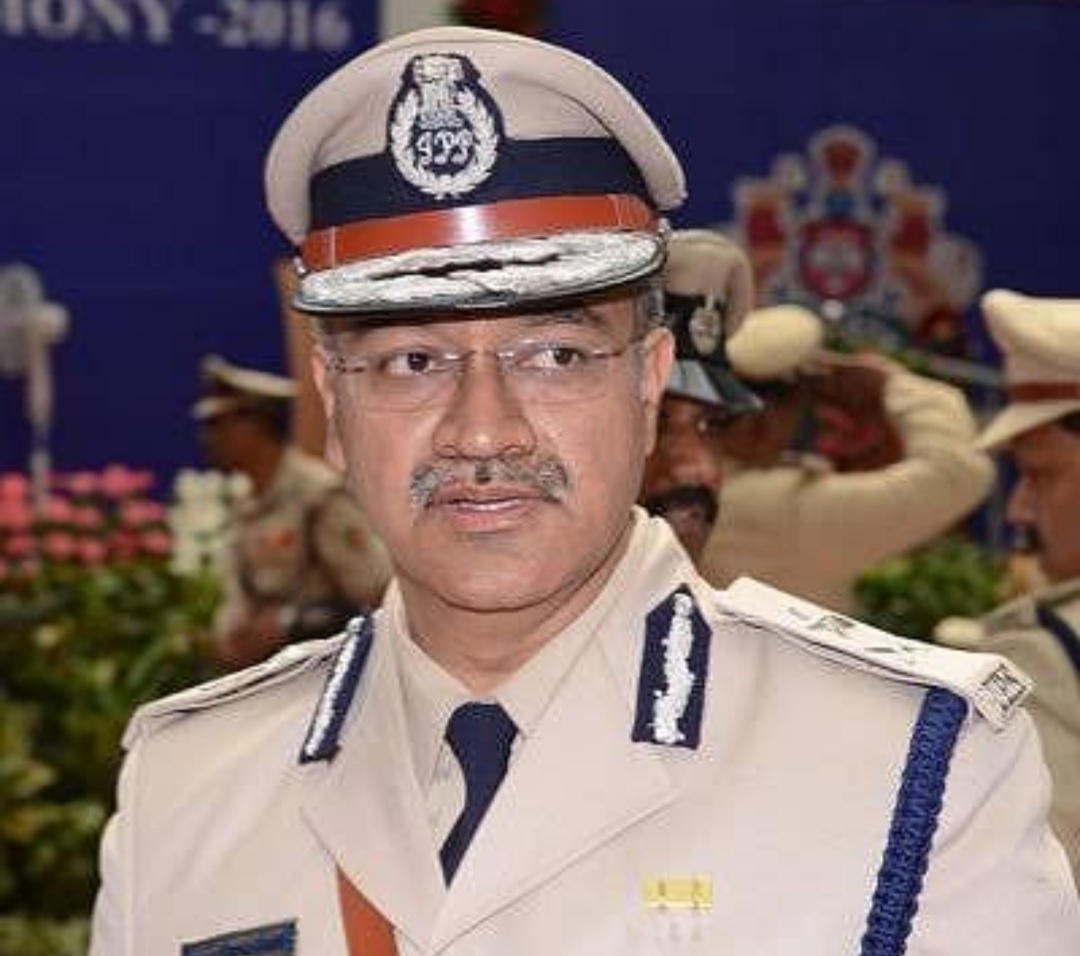 ಬೆಂಗಳೂರು ದುರ್ಘಟನೆ ಹಿನ್ನೆಲೆಯಲ್ಲಿ ನೂತನ ಪೊಲೀಸ್ ಆಯುಕ್ತರ ನೇಮಕ ಬೆಂಗಳೂರು ದುರ್ಘಟನೆ ಹಿನ್ನೆಲೆಯಲ್ಲಿ ನೂತನ ಪೊಲೀಸ್ ಆಯುಕ್ತರ ನೇಮಕ
