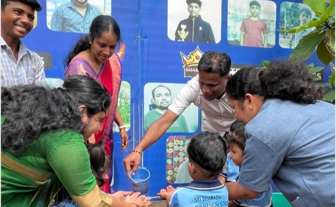 ಬಸ್ರೂರು ಶ್ರೀ ಶಾರದಾ ಆಂಗ್ಲ ಮಾಧ್ಯಮ ಶಾಲೆ ವಿಶ್ವ ಪರಿಸರ ದಿನಾಚರಣೆ, ಪುಟಾಣಿಗಳಿಂದ ಪರಿಸರ ಜಾಗೃತಿ ಸಂದೇಶ ಬಸ್ರೂರು ಶ್ರೀ ಶಾರದಾ ಆಂಗ್ಲ ಮಾಧ್ಯಮ ಶಾಲೆ ವಿಶ್ವ ಪರಿಸರ ದಿನಾಚರಣೆ, ಪುಟಾಣಿಗಳಿಂದ ಪರಿಸರ ಜಾಗೃತಿ ಸಂದೇಶ